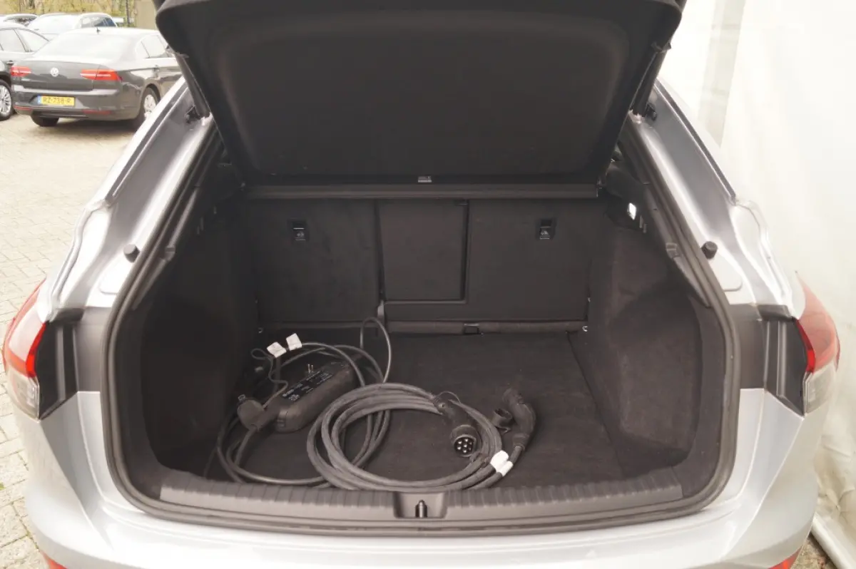 40 S-Line Edition 77kWh -SOH95%-PANO-ECC-NAVI-PDC-
