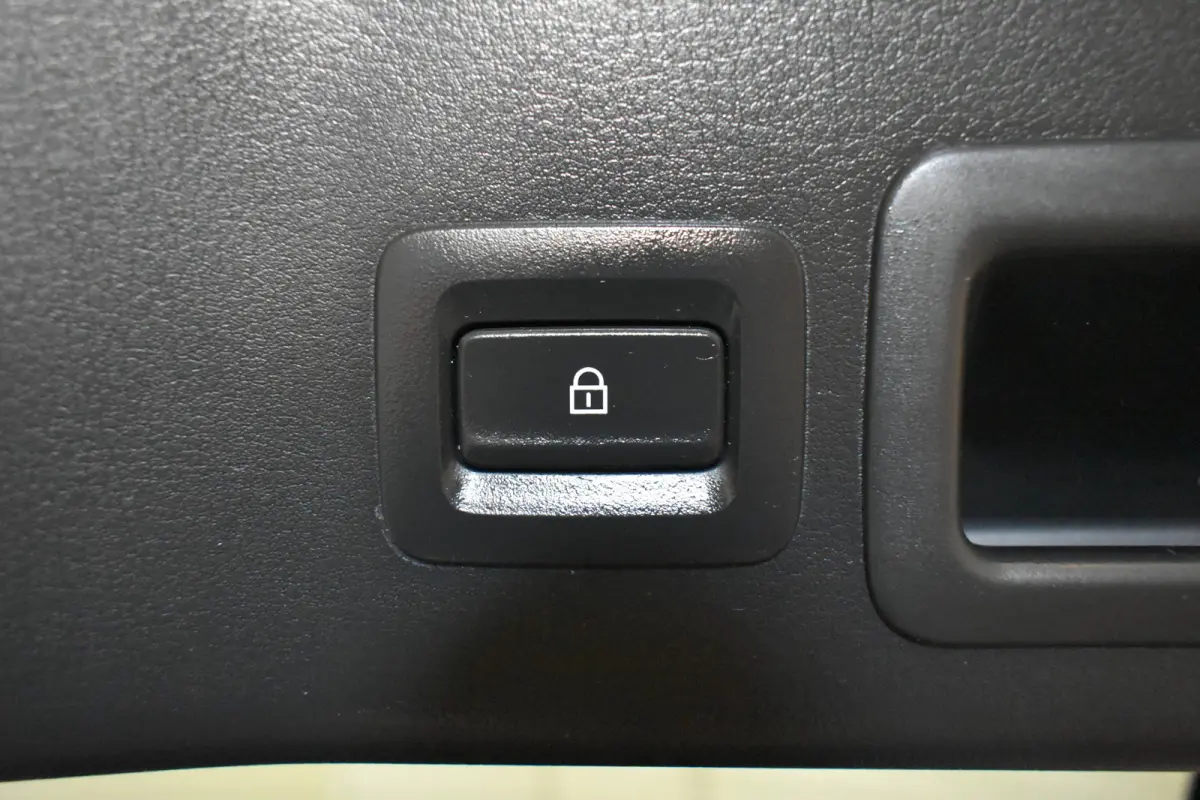 2.0 e-SkyActiv-X M Hybrid 180 PKLuxury Trekh 360ºCamera Bose Vol Leder dodeh detec