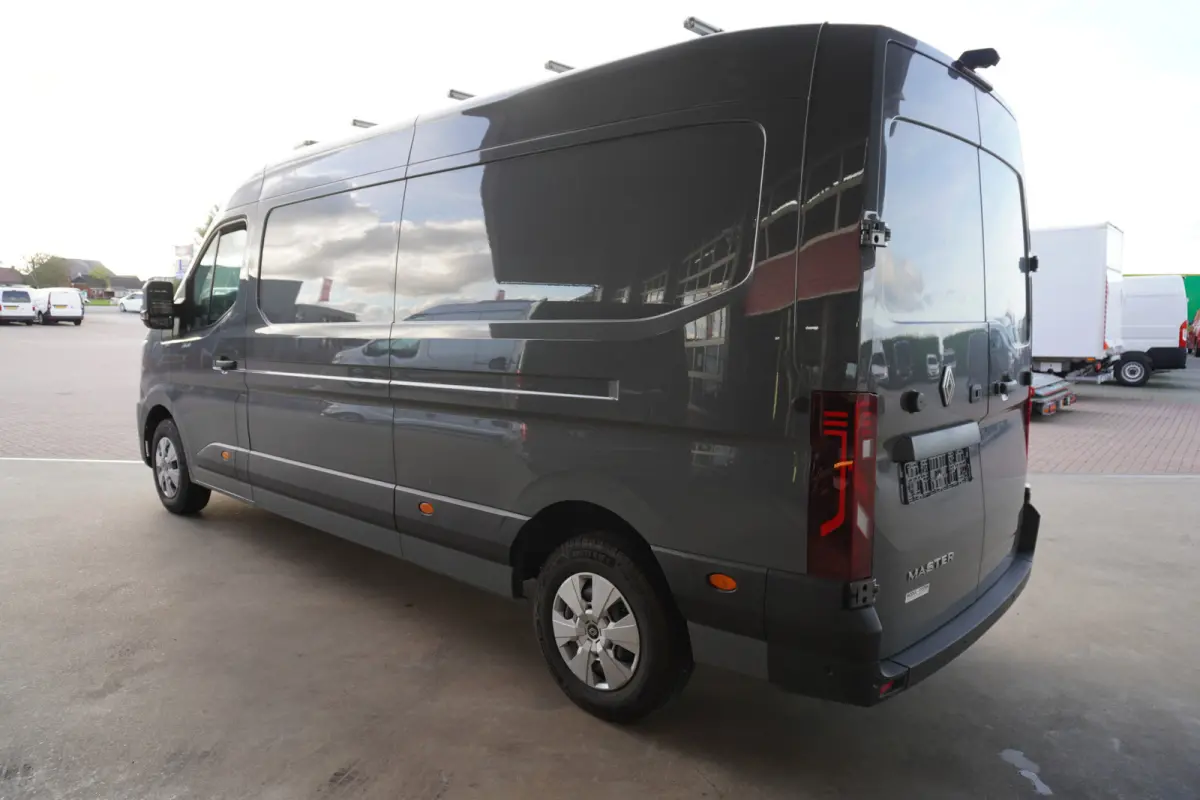 T35 2.0 dCi 170PK L3H2 Extra Laadruimte inrichting Nr. V110 | Airco | Cruise | Camera | Navi |  Oprijschans | Flitsbalk