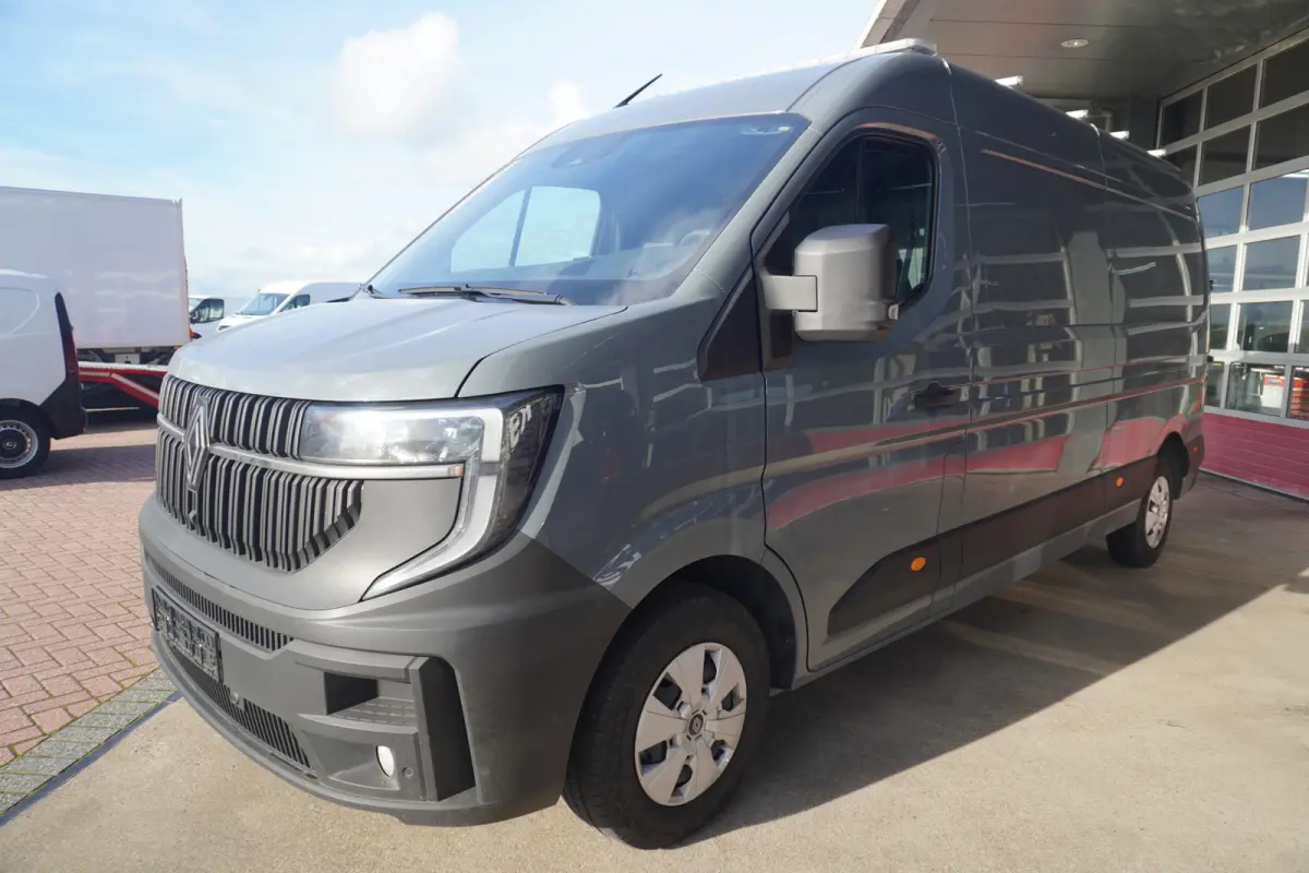 T35 2.0 dCi 170PK L3H2 Extra Laadruimte inrichting Nr. V110 | Airco | Cruise | Camera | Navi |  Oprijschans | Flitsbalk