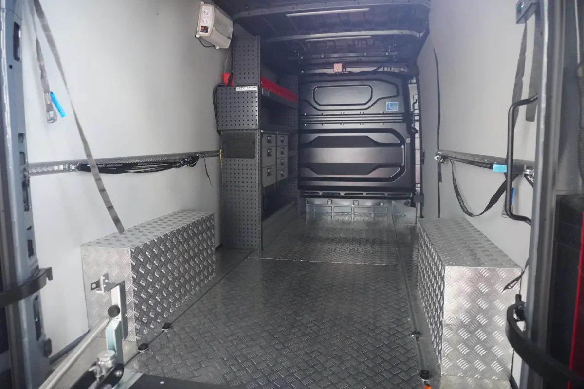T35 2.0 dCi 170PK L3H2 Extra Laadruimte inrichting Nr. V110 | Airco | Cruise | Camera | Navi |  Oprijschans | Flitsbalk