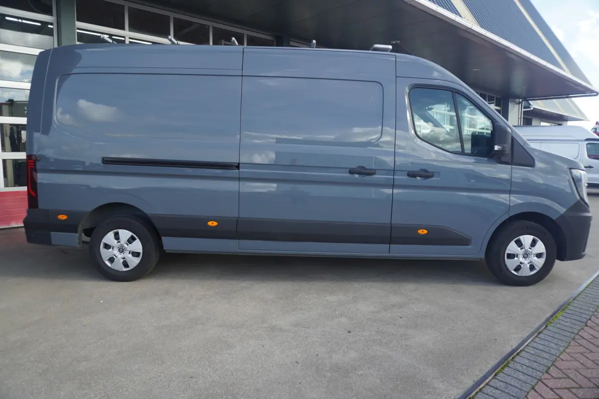 T35 2.0 dCi 170PK L3H2 Extra Laadruimte inrichting Nr. V110 | Airco | Cruise | Camera | Navi |  Oprijschans | Flitsbalk