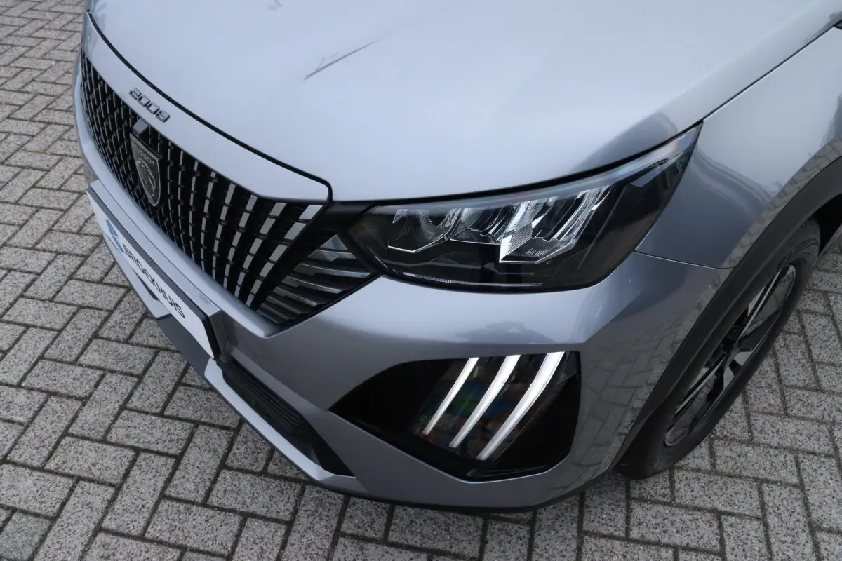 Hybrid 145 Allure | Adaptieve Cruise | 360 Camera | Navigatie | Carplay | Climate | Keyless | 17 Inch | Dodehoekbewaking