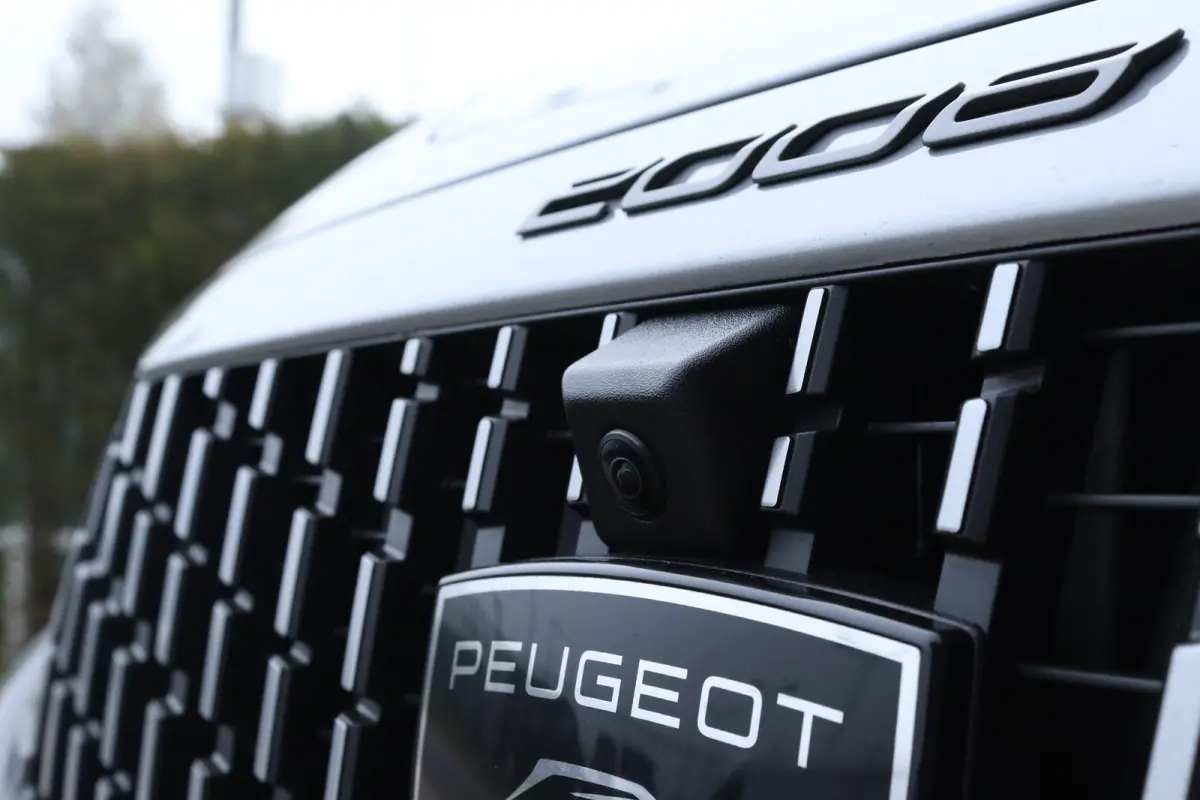 Hybrid 145 Allure | Adaptieve Cruise | 360 Camera | Navigatie | Carplay | Climate | Keyless | 17 Inch | Dodehoekbewaking