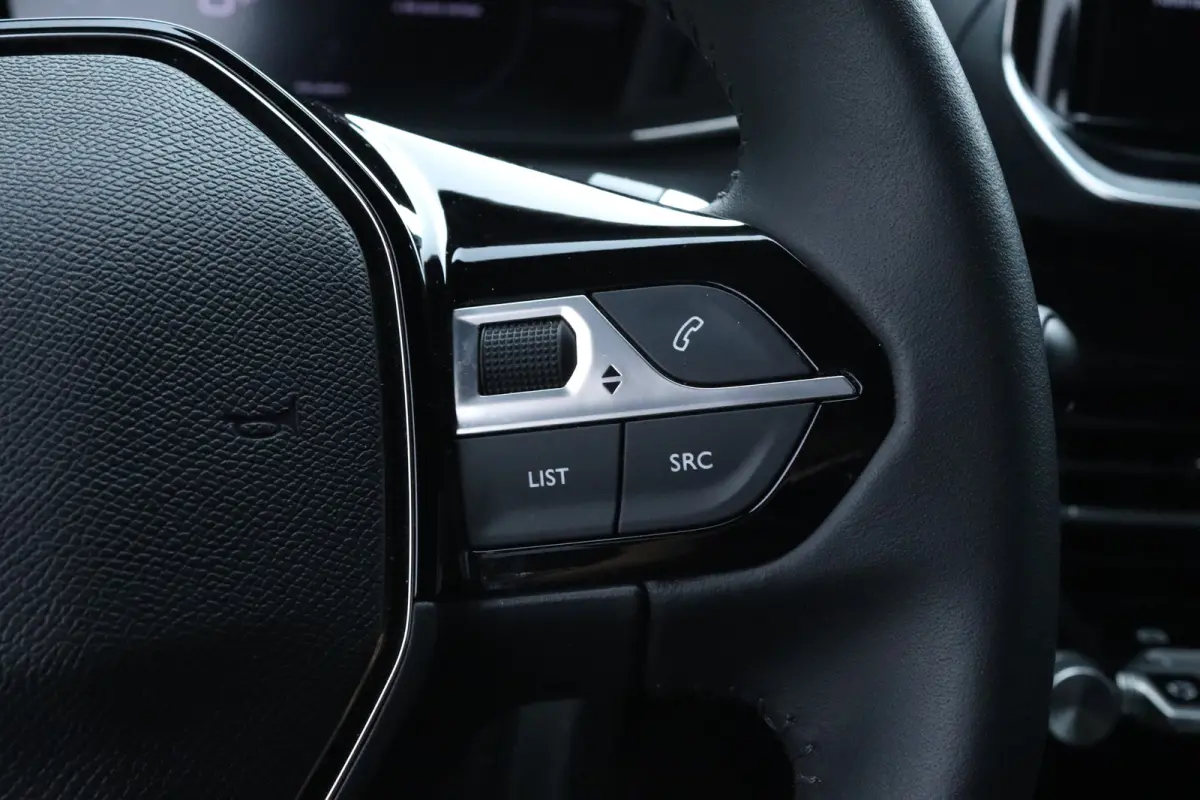Hybrid 145 Allure | Adaptieve Cruise | 360 Camera | Navigatie | Carplay | Climate | Keyless | 17 Inch | Dodehoekbewaking