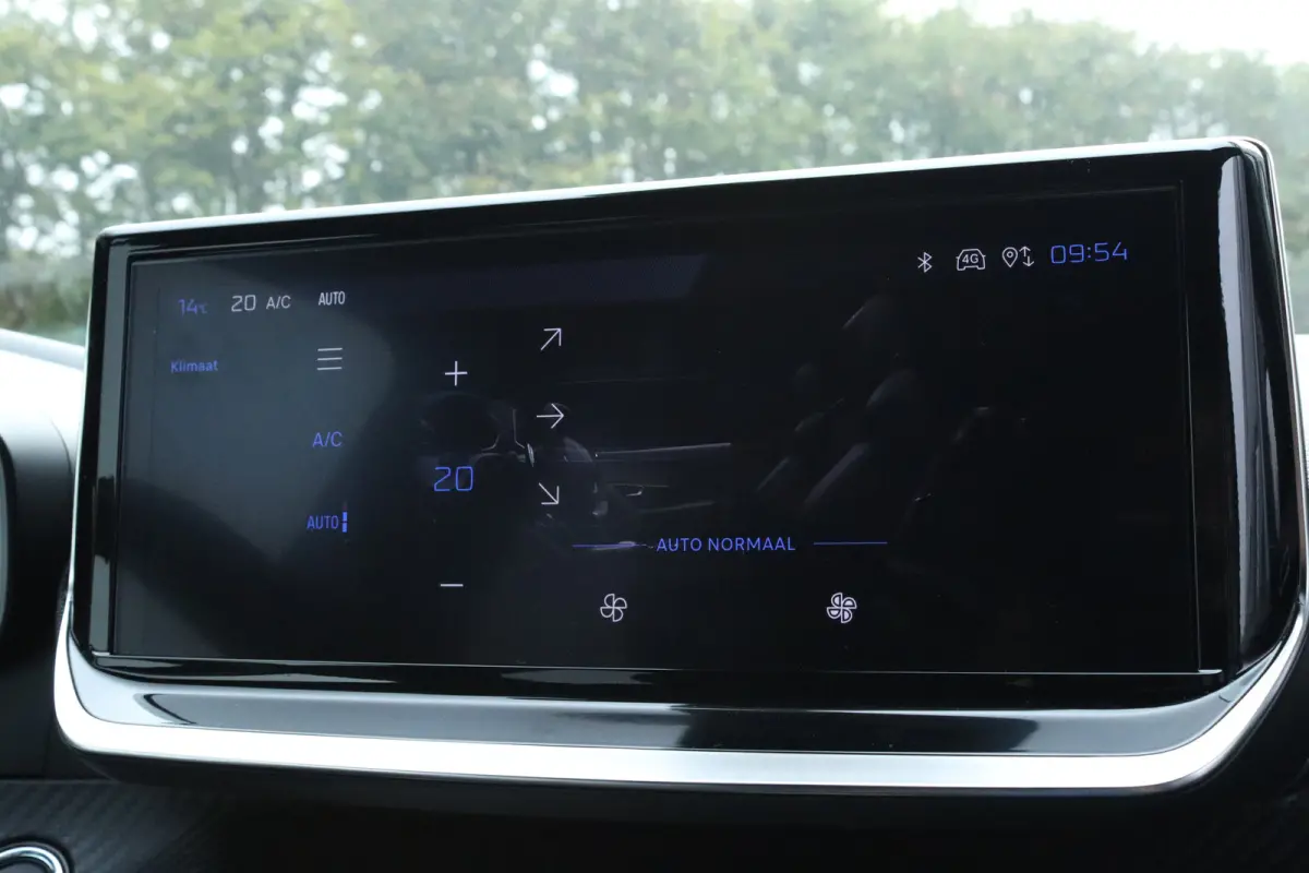 Hybrid 145 Allure | Adaptieve Cruise | 360 Camera | Navigatie | Carplay | Climate | Keyless | 17 Inch | Dodehoekbewaking