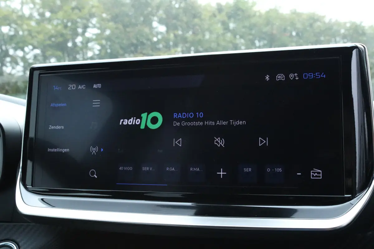 Hybrid 145 Allure | Adaptieve Cruise | 360 Camera | Navigatie | Carplay | Climate | Keyless | 17 Inch | Dodehoekbewaking