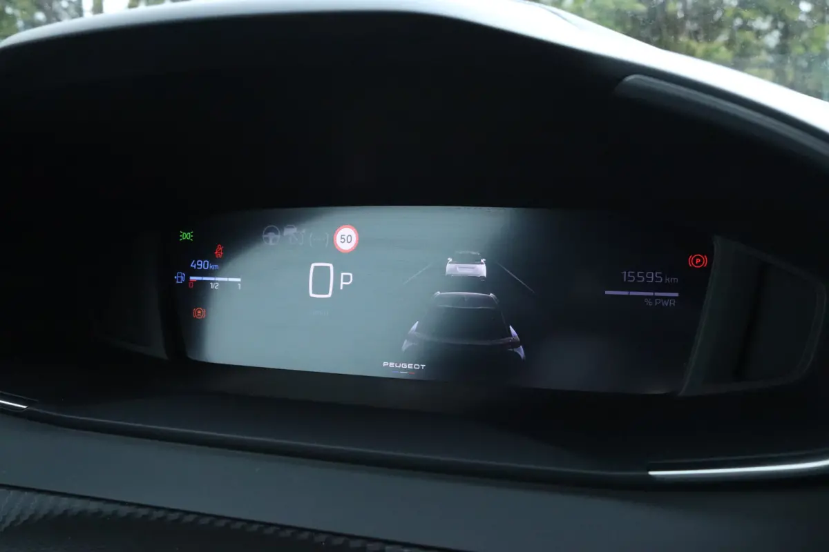 Hybrid 145 Allure | Adaptieve Cruise | 360 Camera | Navigatie | Carplay | Climate | Keyless | 17 Inch | Dodehoekbewaking