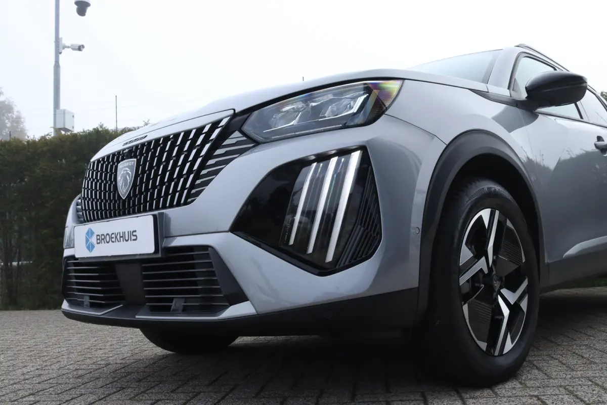 Hybrid 145 Allure | Adaptieve Cruise | 360 Camera | Navigatie | Carplay | Climate | Keyless | 17 Inch | Dodehoekbewaking