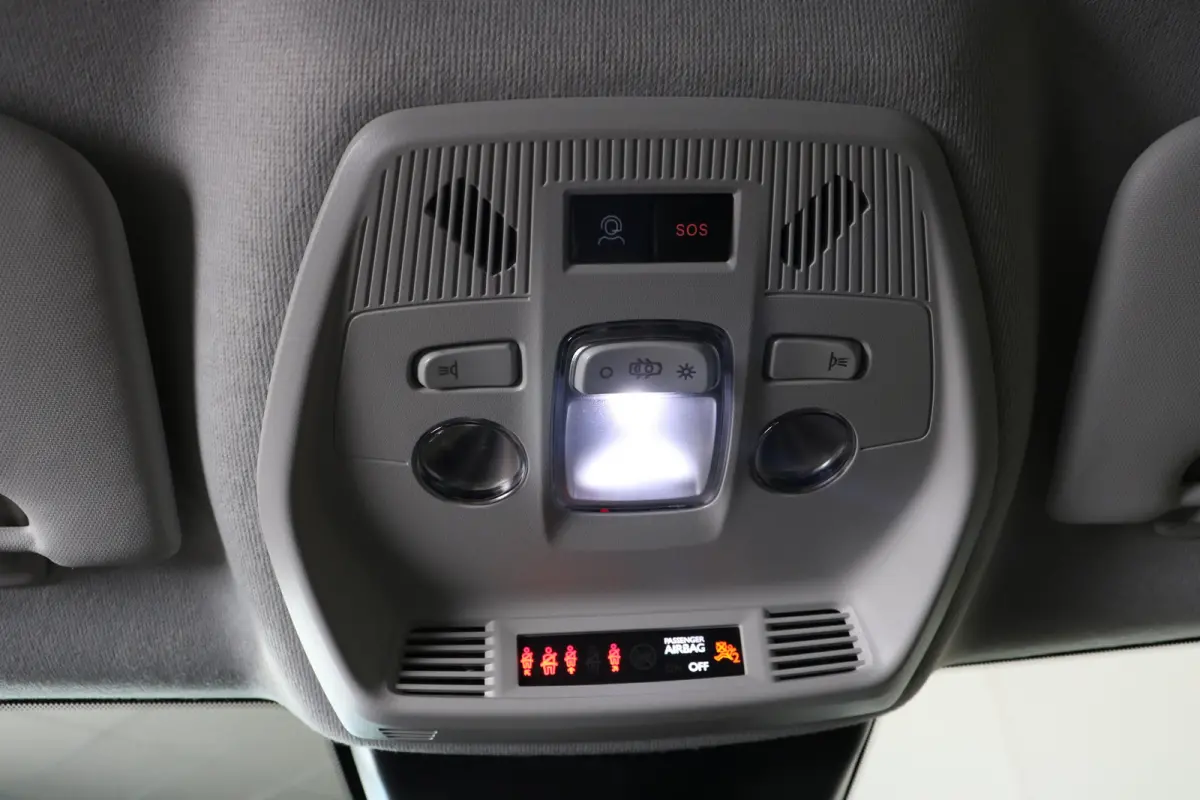 GS 44 kWh | Navi | Verw. stoelen en stuur | Camera | LMV 17" | Aplle carplay | DAB | AGR-stoelen | LED koplampen |