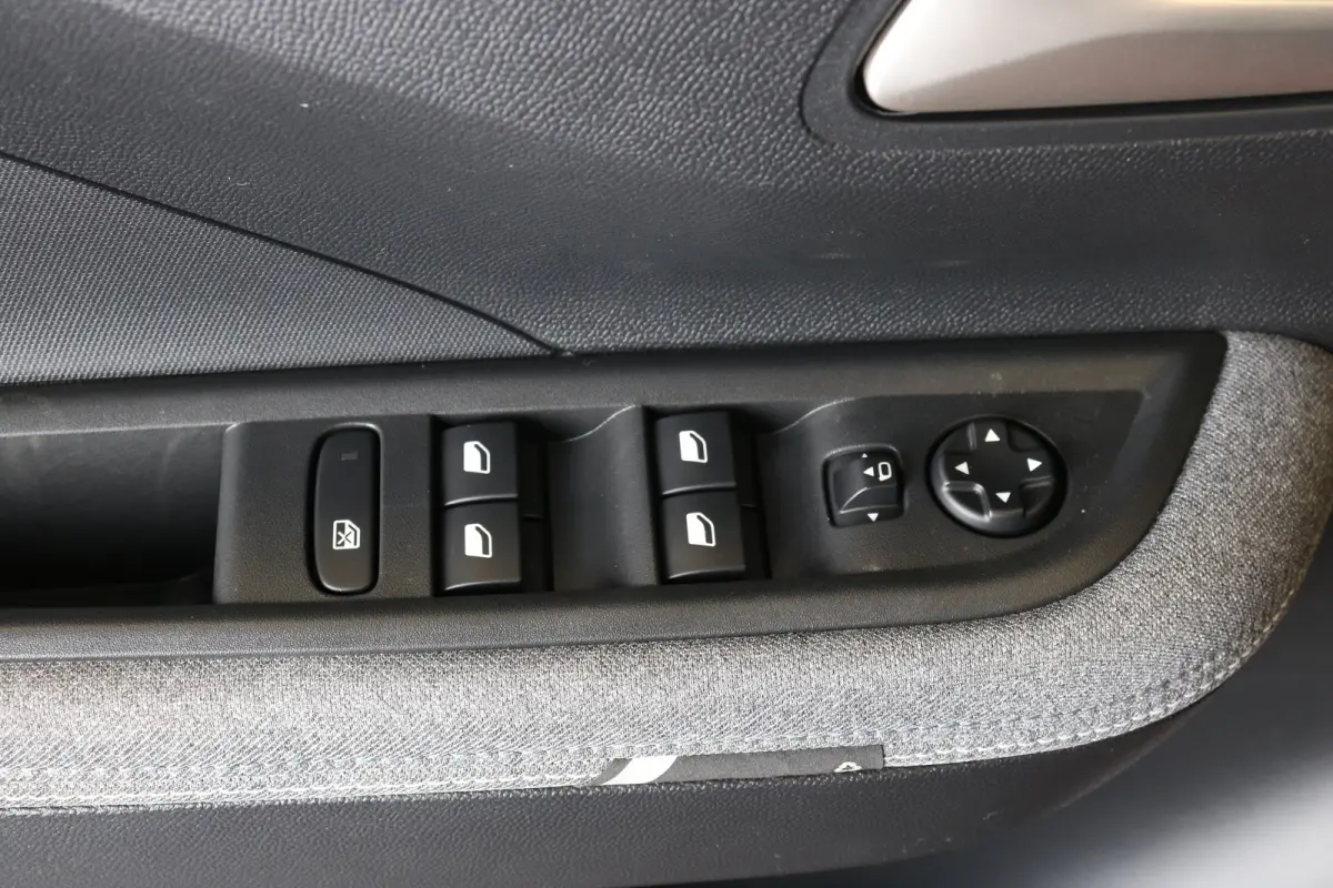 GS 44 kWh | Navi | Verw. stoelen en stuur | Camera | LMV 17" | Aplle carplay | DAB | AGR-stoelen | LED koplampen |