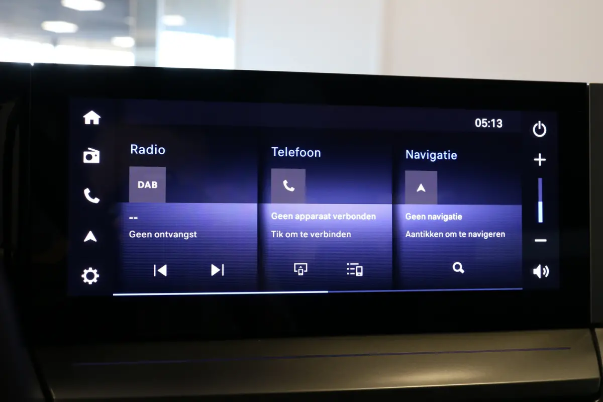 GS 44 kWh | Navi | Verw. stoelen en stuur | Camera | LMV 17" | Aplle carplay | DAB | AGR-stoelen | LED koplampen |
