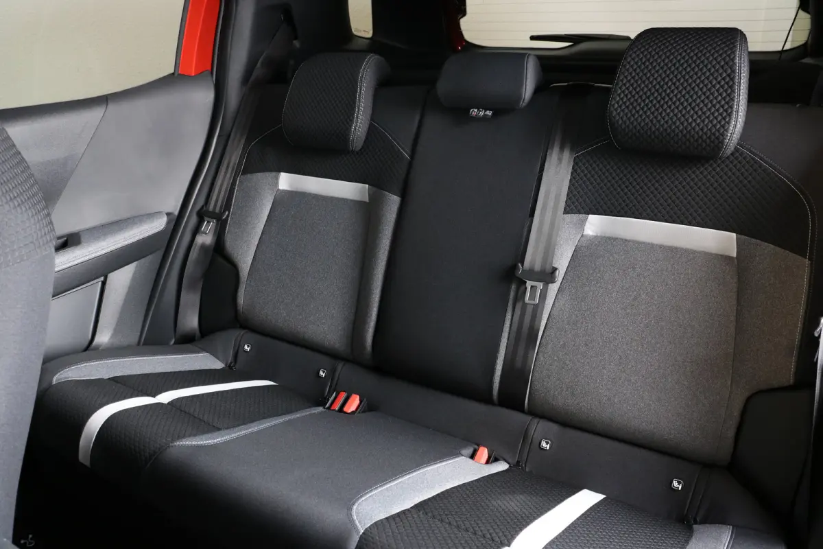 GS 44 kWh | Navi | Verw. stoelen en stuur | Camera | LMV 17" | Aplle carplay | DAB | AGR-stoelen | LED koplampen |