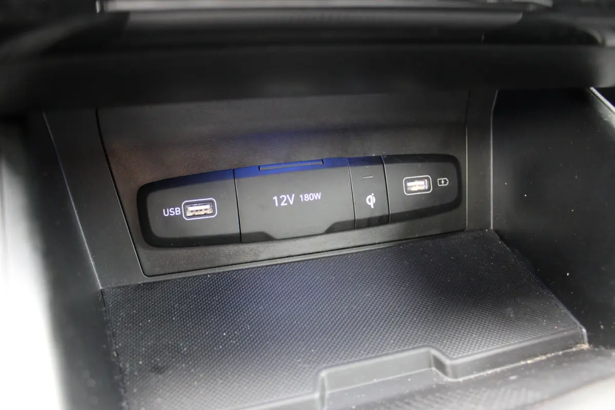 1.6 T-GDI PHEV Comfort Smart 4WD | Adaptive Cruise Control | Lane Assist | Elektrisch bedienbare achterklep | | 11 kW lader | Achterbank in delen neerklapbaar | Achteruitrijcamera