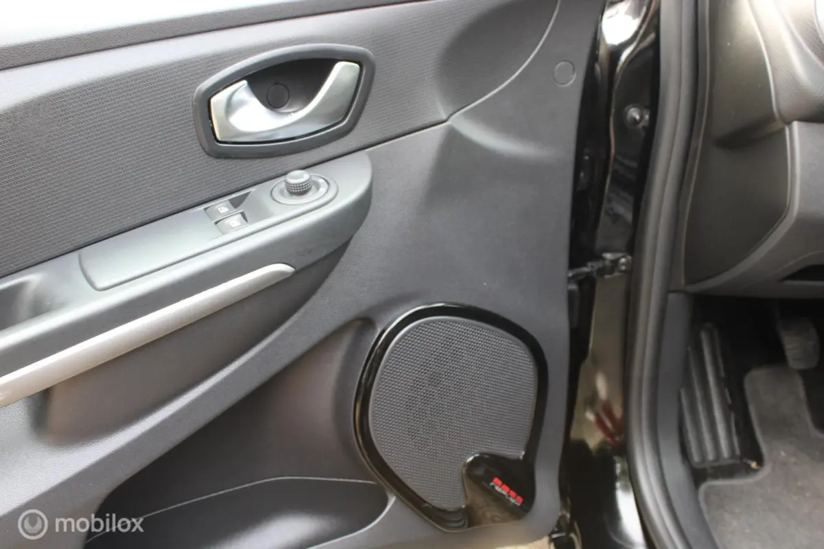 0.9 TCe Limited, Trekhaak, Clima, Pdc achter, Cruise control, Navi,