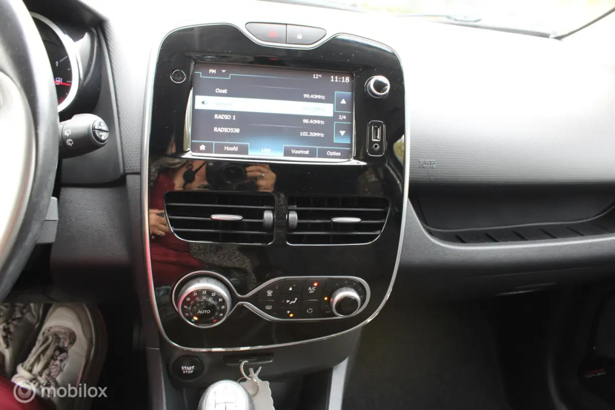 0.9 TCe Limited, Trekhaak, Clima, Pdc achter, Cruise control, Navi,