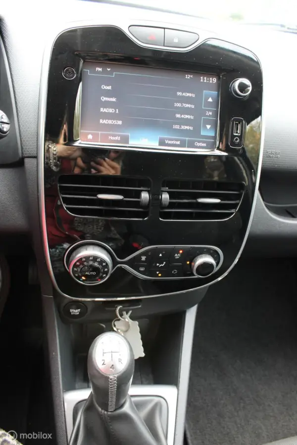0.9 TCe Limited, Trekhaak, Clima, Pdc achter, Cruise control, Navi,