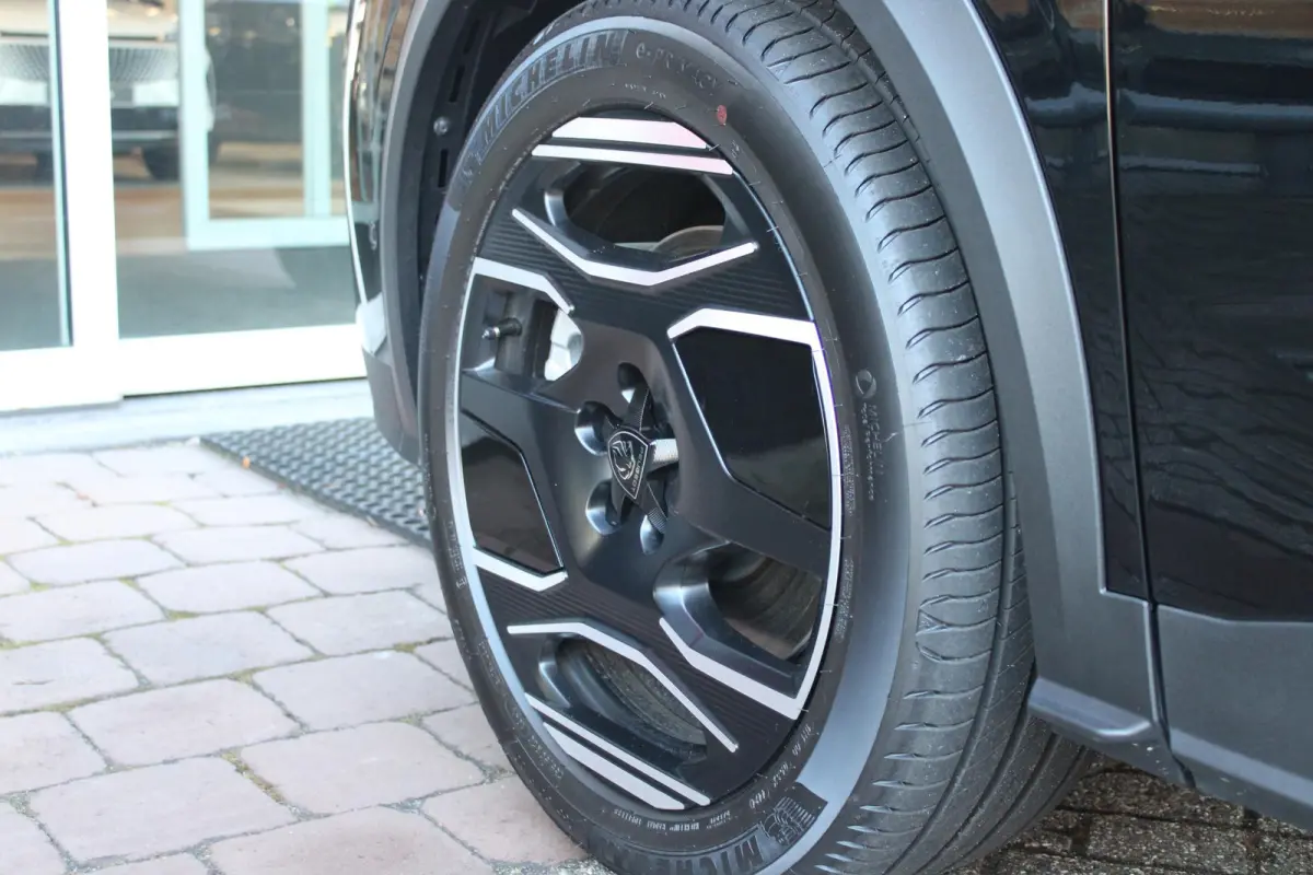 1.6 plug-in Hybrid 195 GT **NIEUW** | NAPPA LEDEREN BEKLEDING DONKERGRIJS | PANORAMISCH SCHUIF/KANTEL DAK | FOCAL AUDIO SYSTEM | TREKHAAK MET AFNEEMBARE KOGEL | ELEKTRISCH BEDIENBARE VOORSTO
