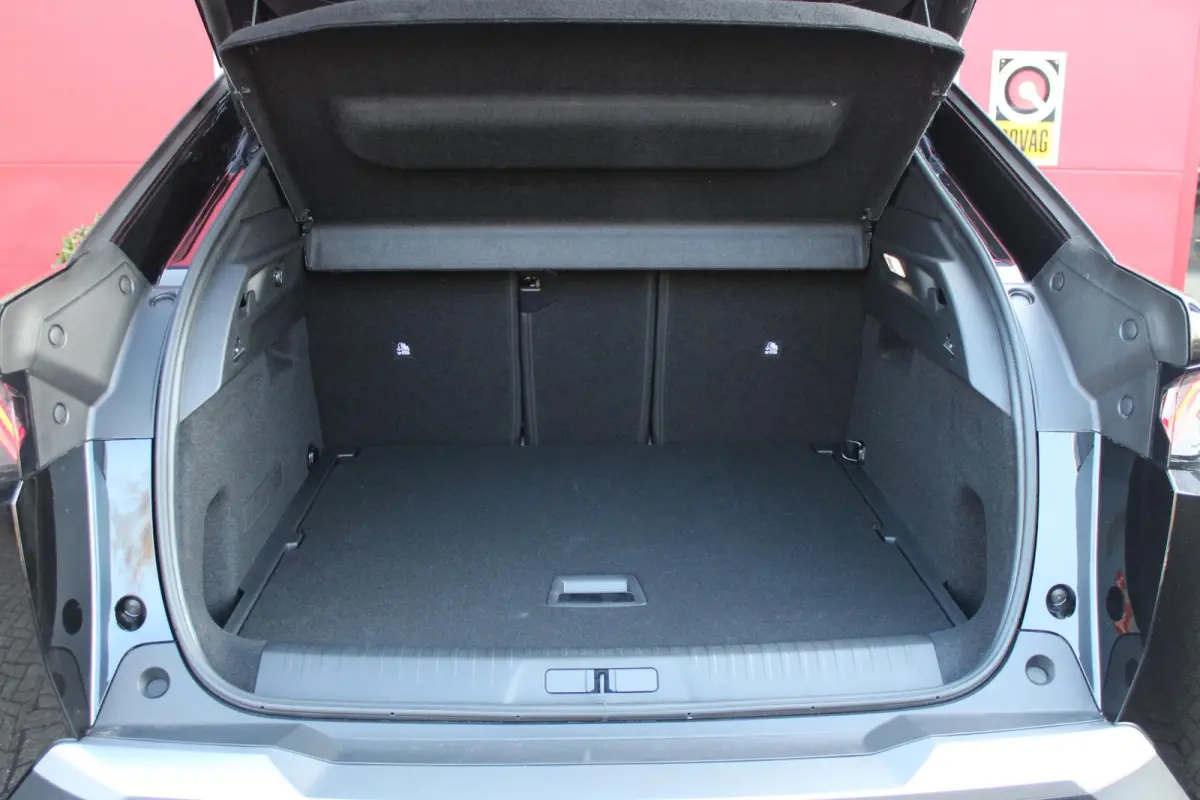 1.6 plug-in Hybrid 195 GT **NIEUW** | NAPPA LEDEREN BEKLEDING DONKERGRIJS | PANORAMISCH SCHUIF/KANTEL DAK | FOCAL AUDIO SYSTEM | TREKHAAK MET AFNEEMBARE KOGEL | ELEKTRISCH BEDIENBARE VOORSTO