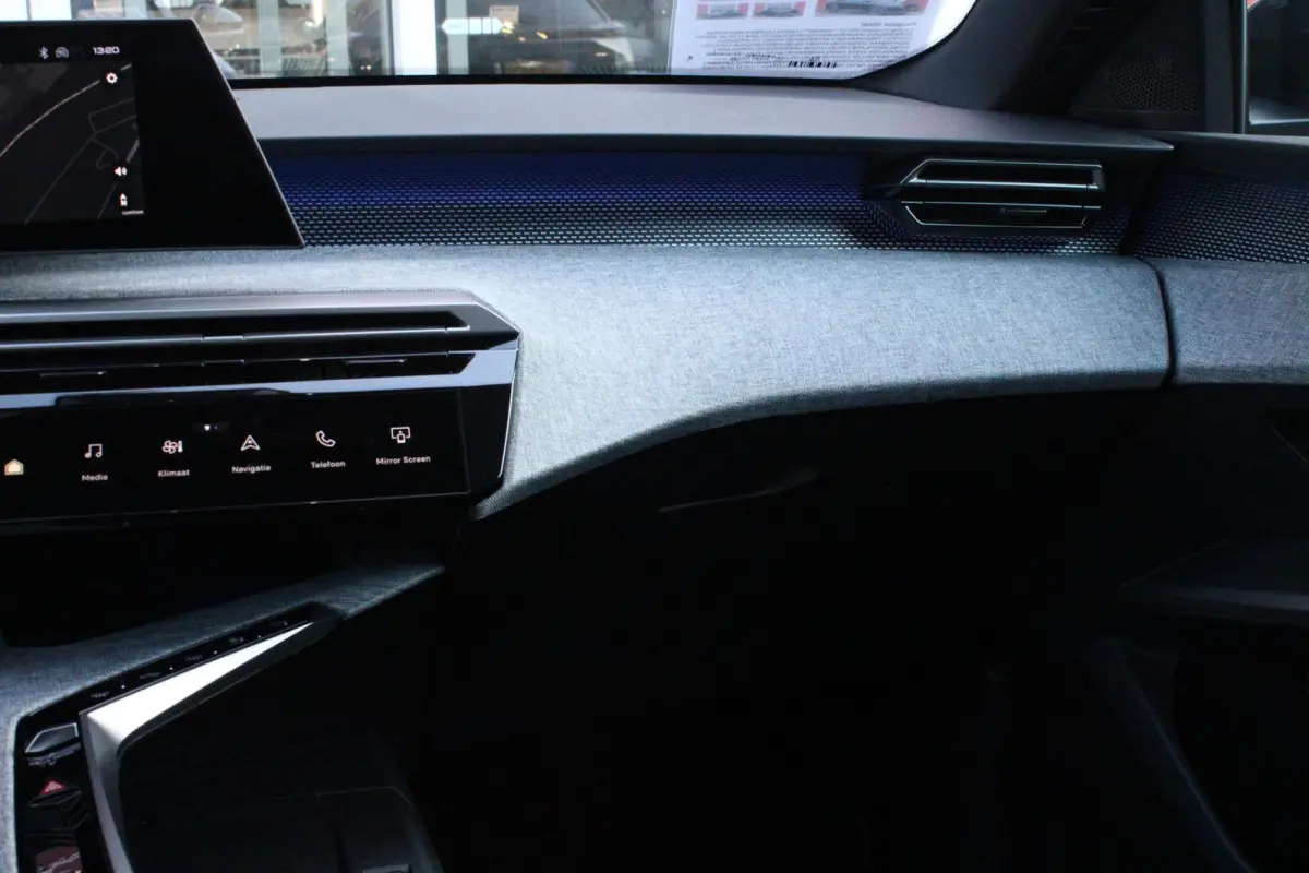 1.6 plug-in Hybrid 195 GT **NIEUW** | NAPPA LEDEREN BEKLEDING DONKERGRIJS | PANORAMISCH SCHUIF/KANTEL DAK | FOCAL AUDIO SYSTEM | TREKHAAK MET AFNEEMBARE KOGEL | ELEKTRISCH BEDIENBARE VOORSTO