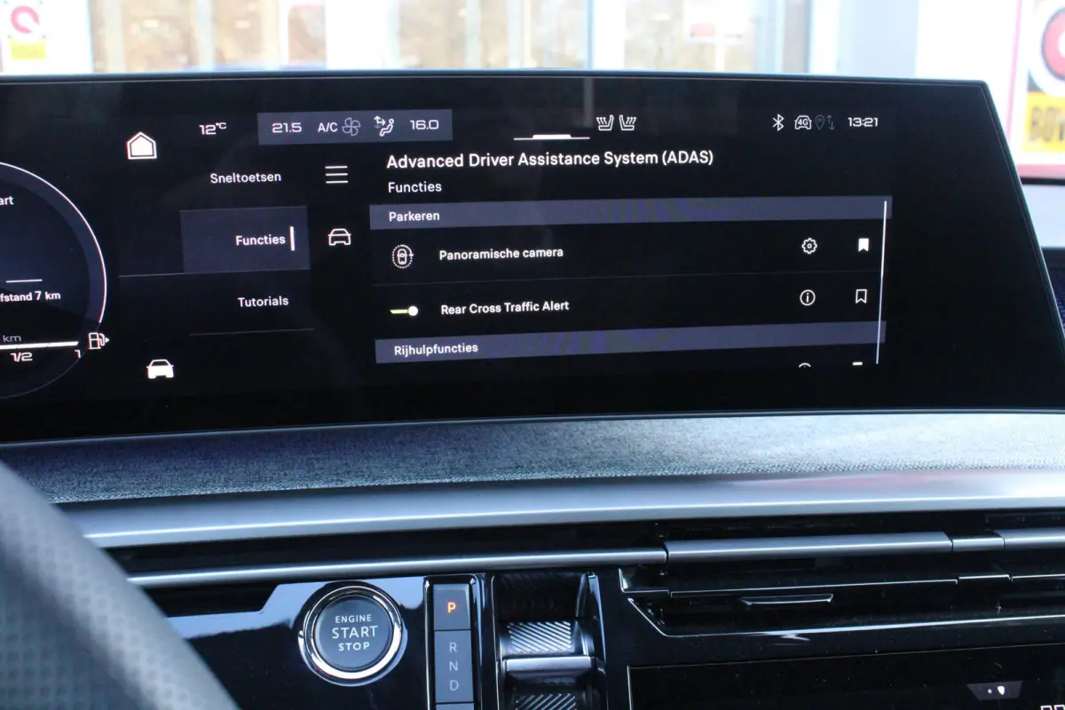 1.6 plug-in Hybrid 195 GT **NIEUW** | NAPPA LEDEREN BEKLEDING DONKERGRIJS | PANORAMISCH SCHUIF/KANTEL DAK | FOCAL AUDIO SYSTEM | TREKHAAK MET AFNEEMBARE KOGEL | ELEKTRISCH BEDIENBARE VOORSTO