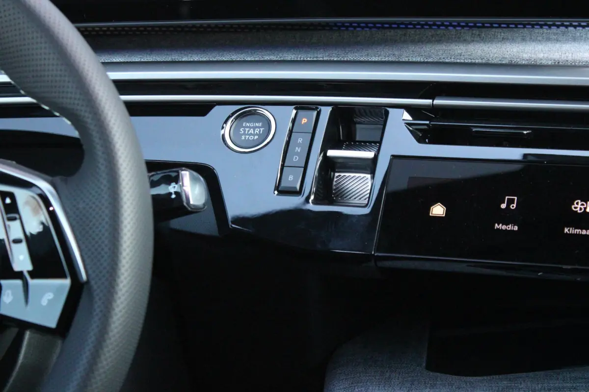 1.6 plug-in Hybrid 195 GT **NIEUW** | NAPPA LEDEREN BEKLEDING DONKERGRIJS | PANORAMISCH SCHUIF/KANTEL DAK | FOCAL AUDIO SYSTEM | TREKHAAK MET AFNEEMBARE KOGEL | ELEKTRISCH BEDIENBARE VOORSTO