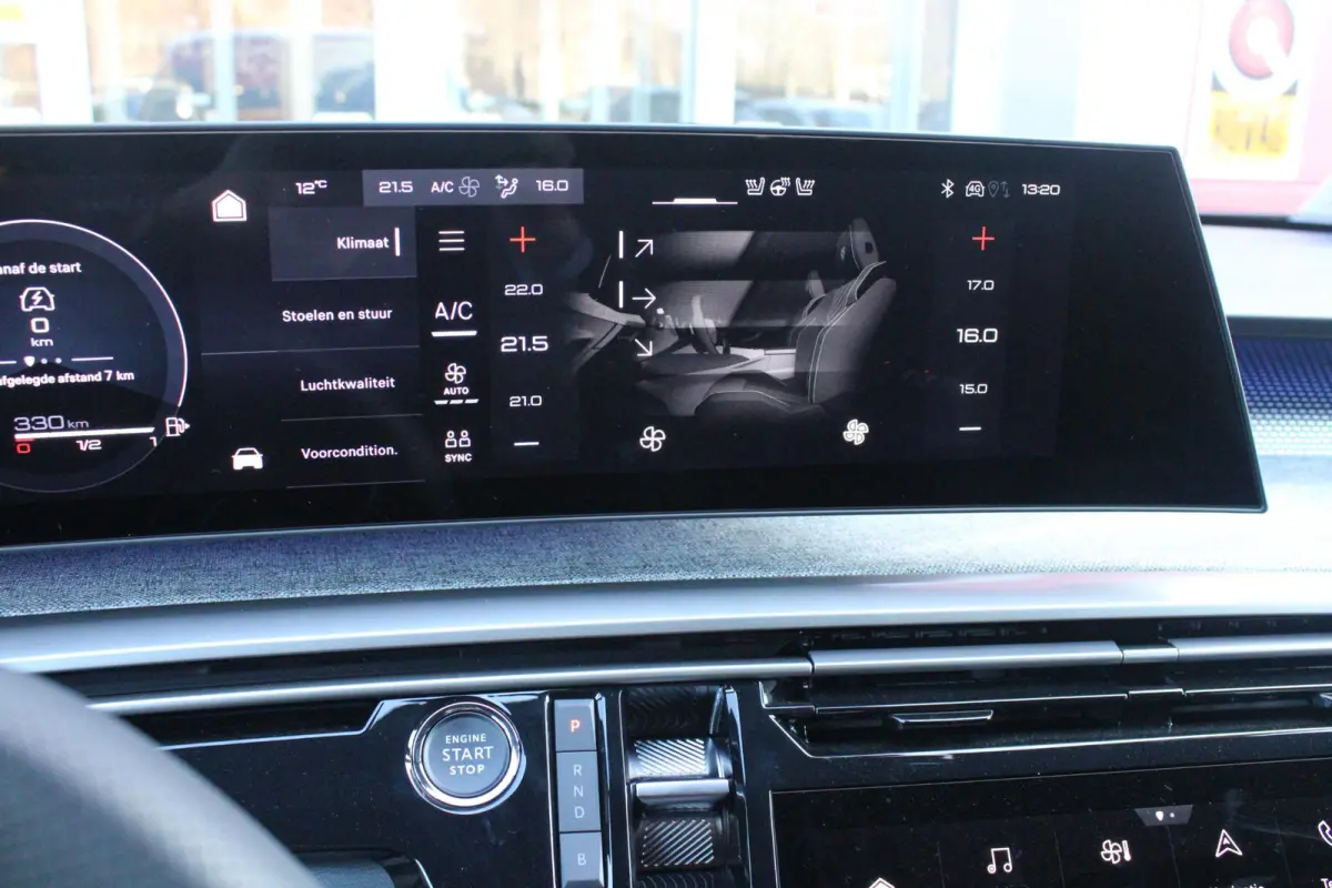 1.6 plug-in Hybrid 195 GT **NIEUW** | NAPPA LEDEREN BEKLEDING DONKERGRIJS | PANORAMISCH SCHUIF/KANTEL DAK | FOCAL AUDIO SYSTEM | TREKHAAK MET AFNEEMBARE KOGEL | ELEKTRISCH BEDIENBARE VOORSTO