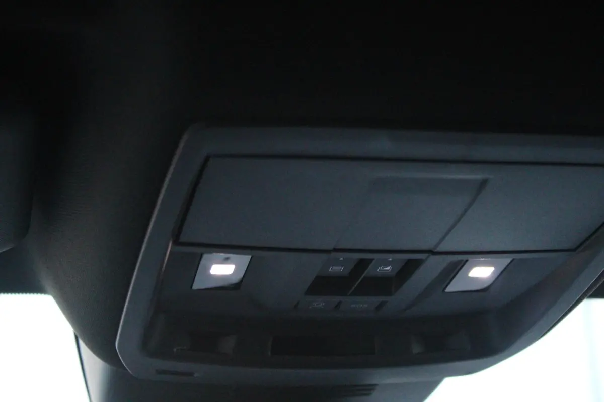 1.6 plug-in Hybrid 195 GT **NIEUW** | NAPPA LEDEREN BEKLEDING DONKERGRIJS | PANORAMISCH SCHUIF/KANTEL DAK | FOCAL AUDIO SYSTEM | TREKHAAK MET AFNEEMBARE KOGEL | ELEKTRISCH BEDIENBARE VOORSTO