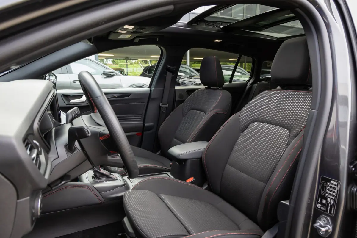 1.0 EcoBoost Hybrid ST Line X | Pano-dak | Cruise adaptief | Apple Carplay/Android Auto | Camera | Stoel+stuur verwarming | Keyless | Achteruitrijcamera | Cruise control adaptief met Stop&Go