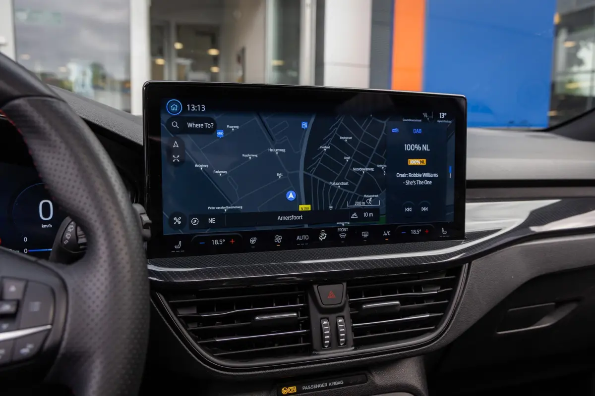 1.0 EcoBoost Hybrid ST Line X | Pano-dak | Cruise adaptief | Apple Carplay/Android Auto | Camera | Stoel+stuur verwarming | Keyless | Achteruitrijcamera | Cruise control adaptief met Stop&Go