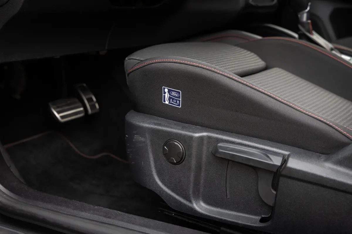1.0 EcoBoost Hybrid ST Line X | Pano-dak | Cruise adaptief | Apple Carplay/Android Auto | Camera | Stoel+stuur verwarming | Keyless | Achteruitrijcamera | Cruise control adaptief met Stop&Go