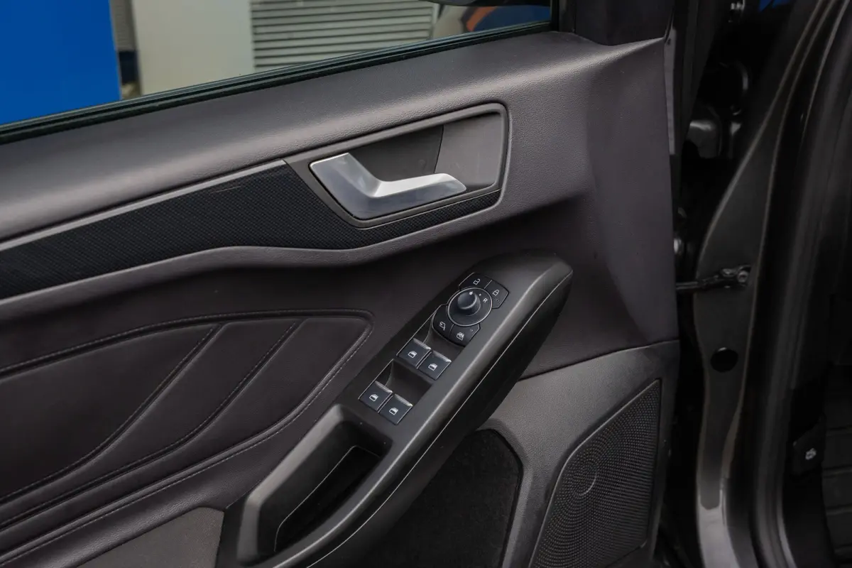 1.0 EcoBoost Hybrid ST Line X | Pano-dak | Cruise adaptief | Apple Carplay/Android Auto | Camera | Stoel+stuur verwarming | Keyless | Achteruitrijcamera | Cruise control adaptief met Stop&Go
