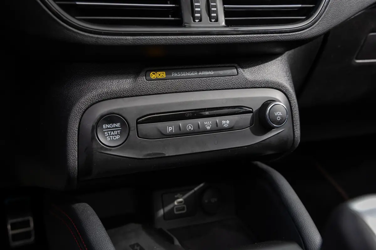 1.0 EcoBoost Hybrid ST Line X | Pano-dak | Cruise adaptief | Apple Carplay/Android Auto | Camera | Stoel+stuur verwarming | Keyless | Achteruitrijcamera | Cruise control adaptief met Stop&Go