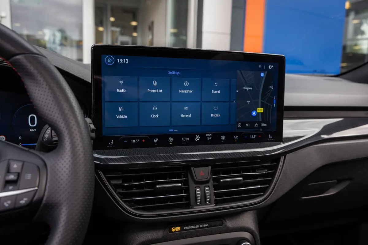 1.0 EcoBoost Hybrid ST Line X | Pano-dak | Cruise adaptief | Apple Carplay/Android Auto | Camera | Stoel+stuur verwarming | Keyless | Achteruitrijcamera | Cruise control adaptief met Stop&Go