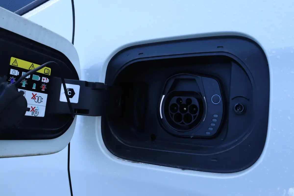 4xe 240 Plug-in Hybrid Upland | Adaptieve Cruise | Stoel+Stuurverwarming | Navigatie | Keyless | Camera | Carplay