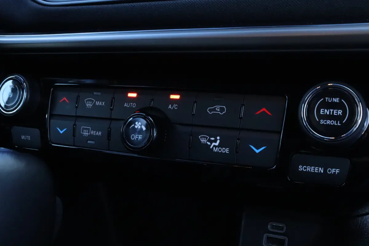 4xe 240 Plug-in Hybrid Upland | Adaptieve Cruise | Stoel+Stuurverwarming | Navigatie | Keyless | Camera | Carplay