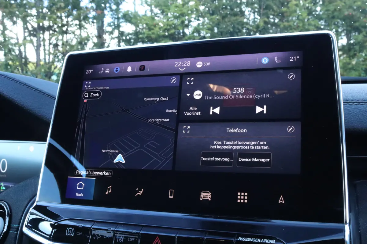 4xe 240 Plug-in Hybrid Upland | Adaptieve Cruise | Stoel+Stuurverwarming | Navigatie | Keyless | Camera | Carplay
