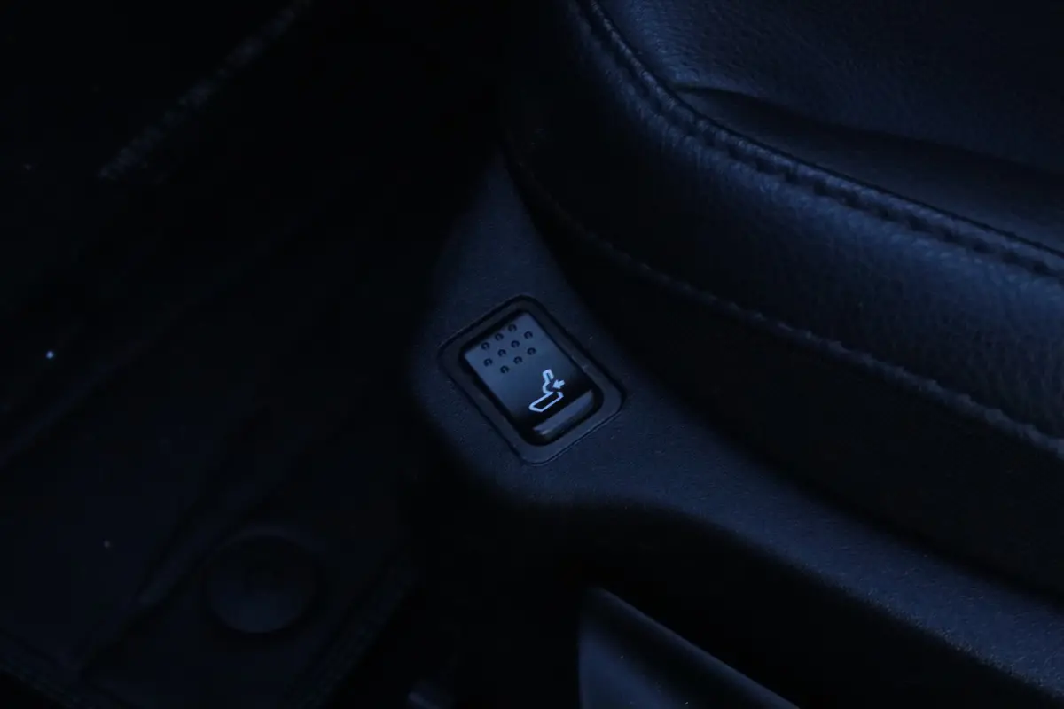 4xe 240 Plug-in Hybrid Upland | Adaptieve Cruise | Stoel+Stuurverwarming | Navigatie | Keyless | Camera | Carplay