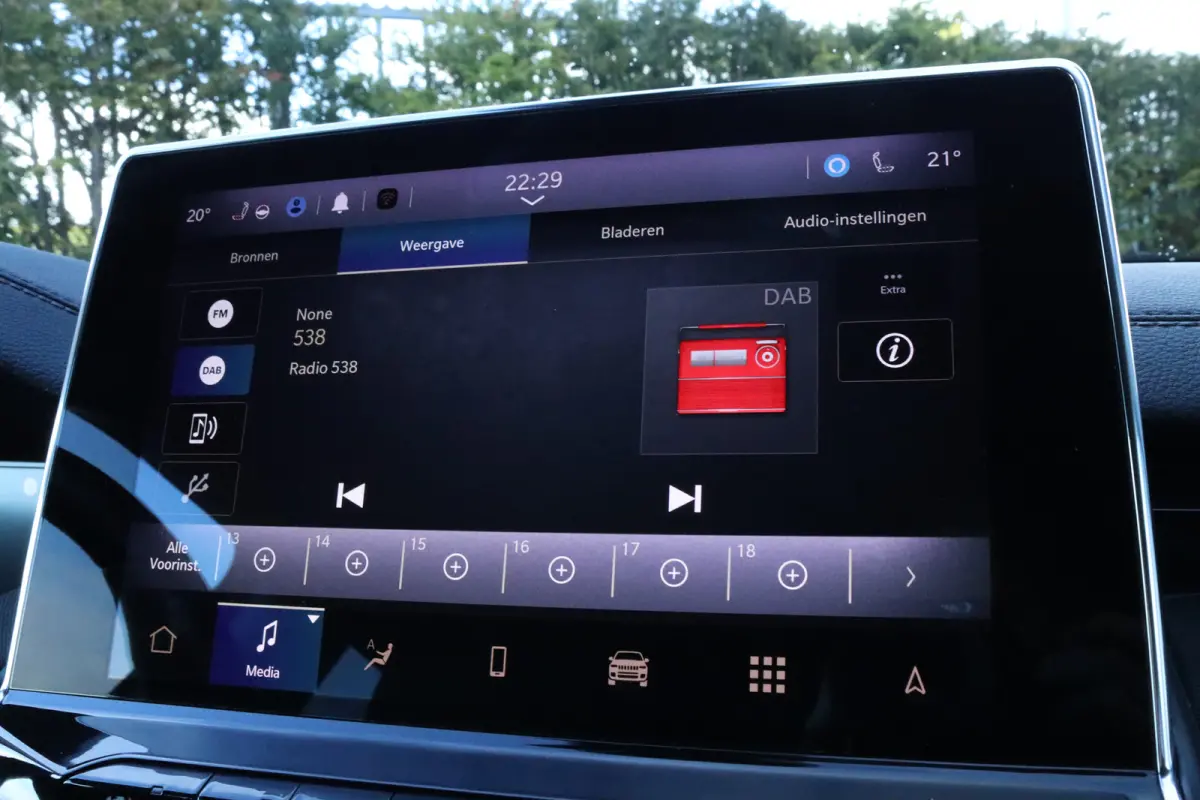4xe 240 Plug-in Hybrid Upland | Adaptieve Cruise | Stoel+Stuurverwarming | Navigatie | Keyless | Camera | Carplay