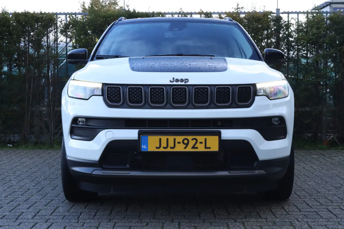 4xe 240 Plug-in Hybrid Upland | Adaptieve Cruise | Stoel+Stuurverwarming | Navigatie | Keyless | Camera | Carplay