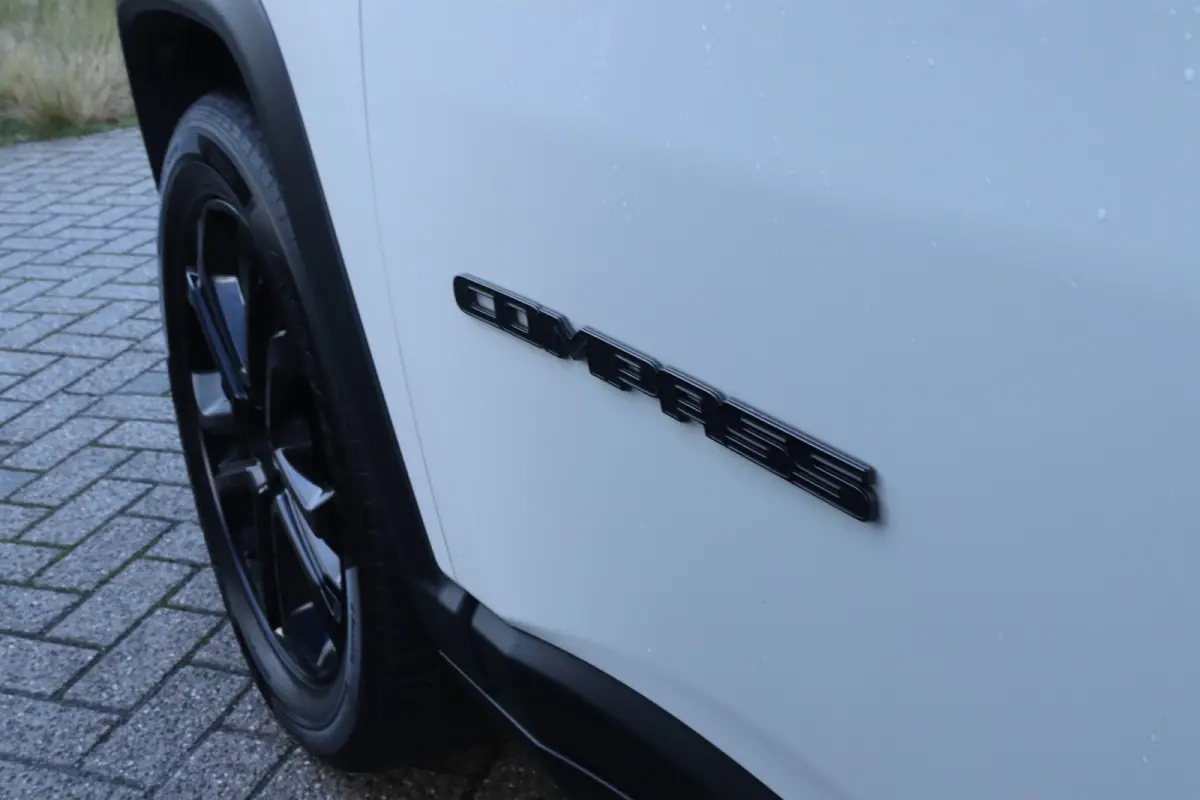 4xe 240 Plug-in Hybrid Upland | Adaptieve Cruise | Stoel+Stuurverwarming | Navigatie | Keyless | Camera | Carplay