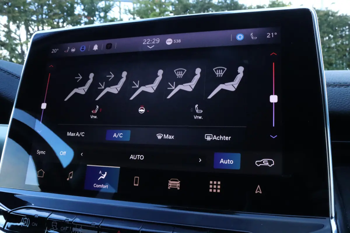 4xe 240 Plug-in Hybrid Upland | Adaptieve Cruise | Stoel+Stuurverwarming | Navigatie | Keyless | Camera | Carplay