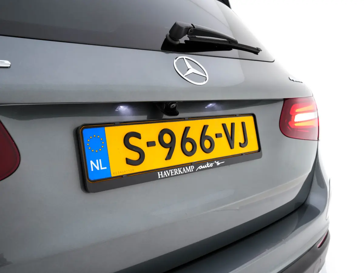 350e 4MATIC Premium Plus Plug-in Aut. *LEATHER | FULL-LED | BLIND-SPOT | HEATED-SPORTSEATS | CAMERA | KEYLESS | AIR-SUSPENSION | ADAPTIVE-CRUISE | PRIVACY-GLASS | NAVI-FULLMAP | 20''ALU*