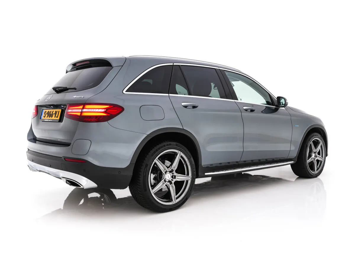 350e 4MATIC Premium Plus Plug-in Aut. *LEATHER | FULL-LED | BLIND-SPOT | HEATED-SPORTSEATS | CAMERA | KEYLESS | AIR-SUSPENSION | ADAPTIVE-CRUISE | PRIVACY-GLASS | NAVI-FULLMAP | 20''ALU*