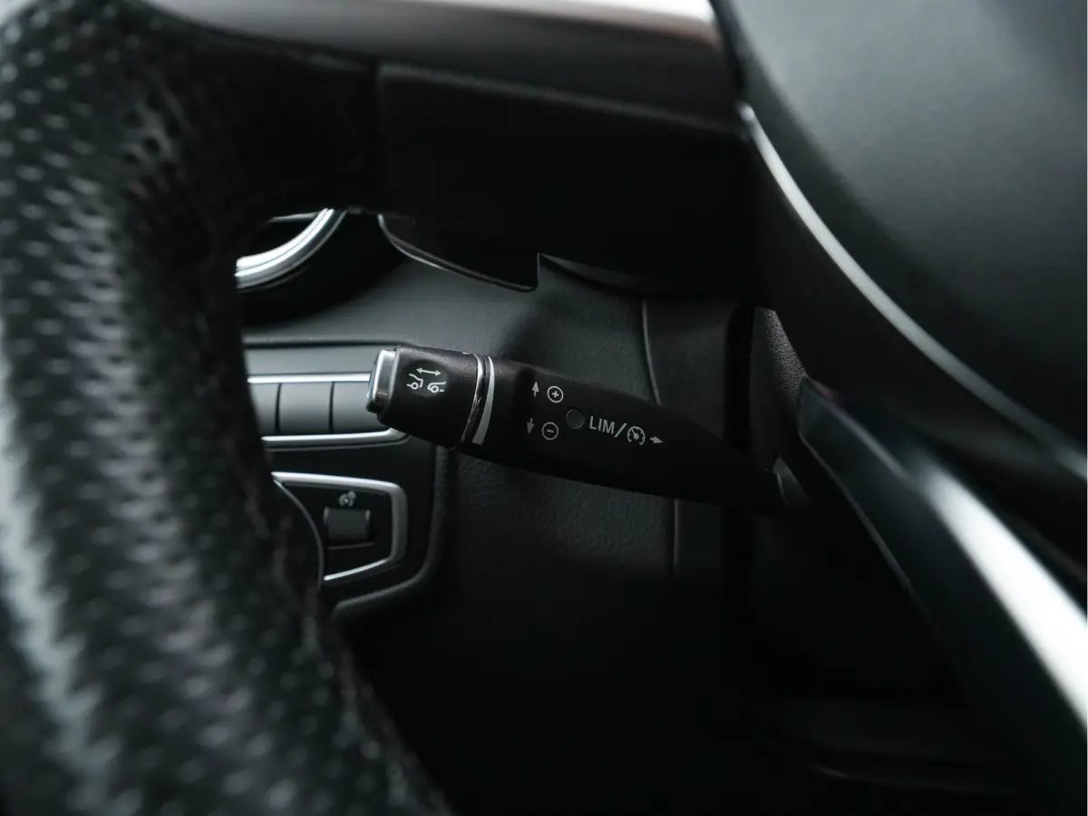 350e 4MATIC Premium Plus Plug-in Aut. *LEATHER | FULL-LED | BLIND-SPOT | HEATED-SPORTSEATS | CAMERA | KEYLESS | AIR-SUSPENSION | ADAPTIVE-CRUISE | PRIVACY-GLASS | NAVI-FULLMAP | 20''ALU*