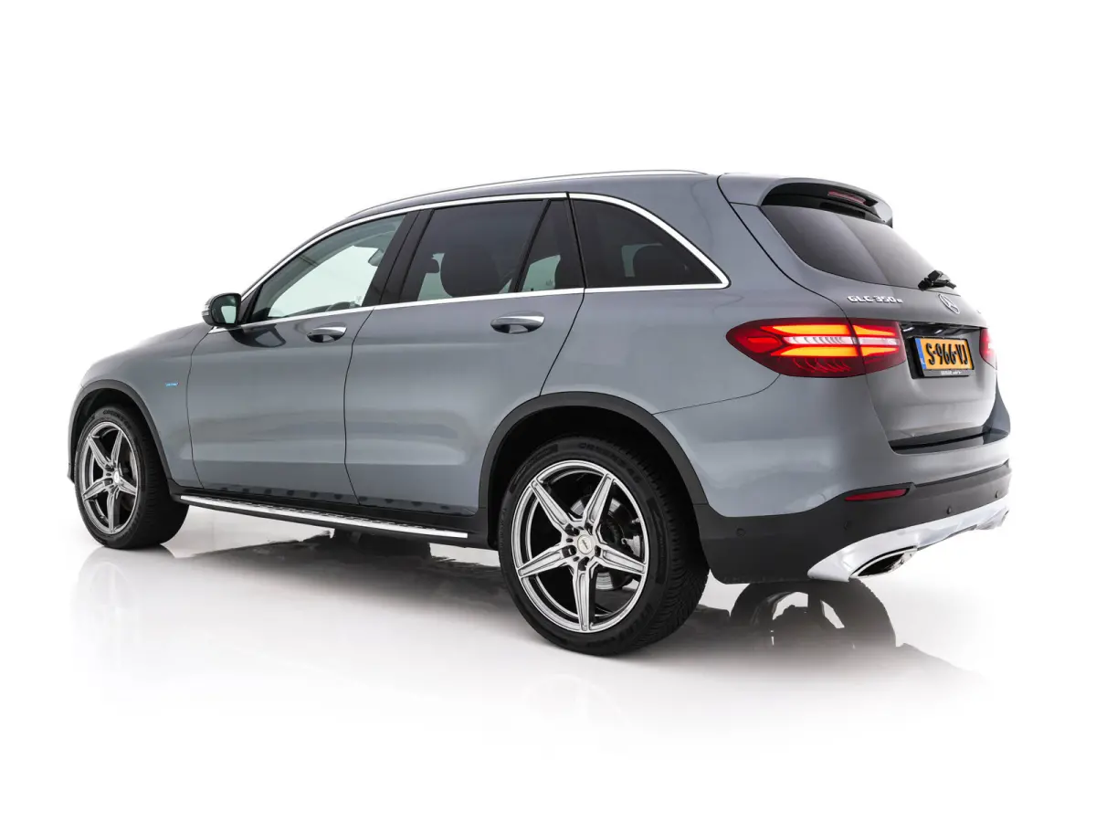 350e 4MATIC Premium Plus Plug-in Aut. *LEATHER | FULL-LED | BLIND-SPOT | HEATED-SPORTSEATS | CAMERA | KEYLESS | AIR-SUSPENSION | ADAPTIVE-CRUISE | PRIVACY-GLASS | NAVI-FULLMAP | 20''ALU*