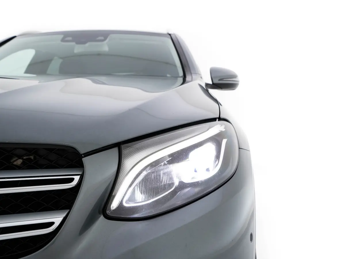 350e 4MATIC Premium Plus Plug-in Aut. *LEATHER | FULL-LED | BLIND-SPOT | HEATED-SPORTSEATS | CAMERA | KEYLESS | AIR-SUSPENSION | ADAPTIVE-CRUISE | PRIVACY-GLASS | NAVI-FULLMAP | 20''ALU*