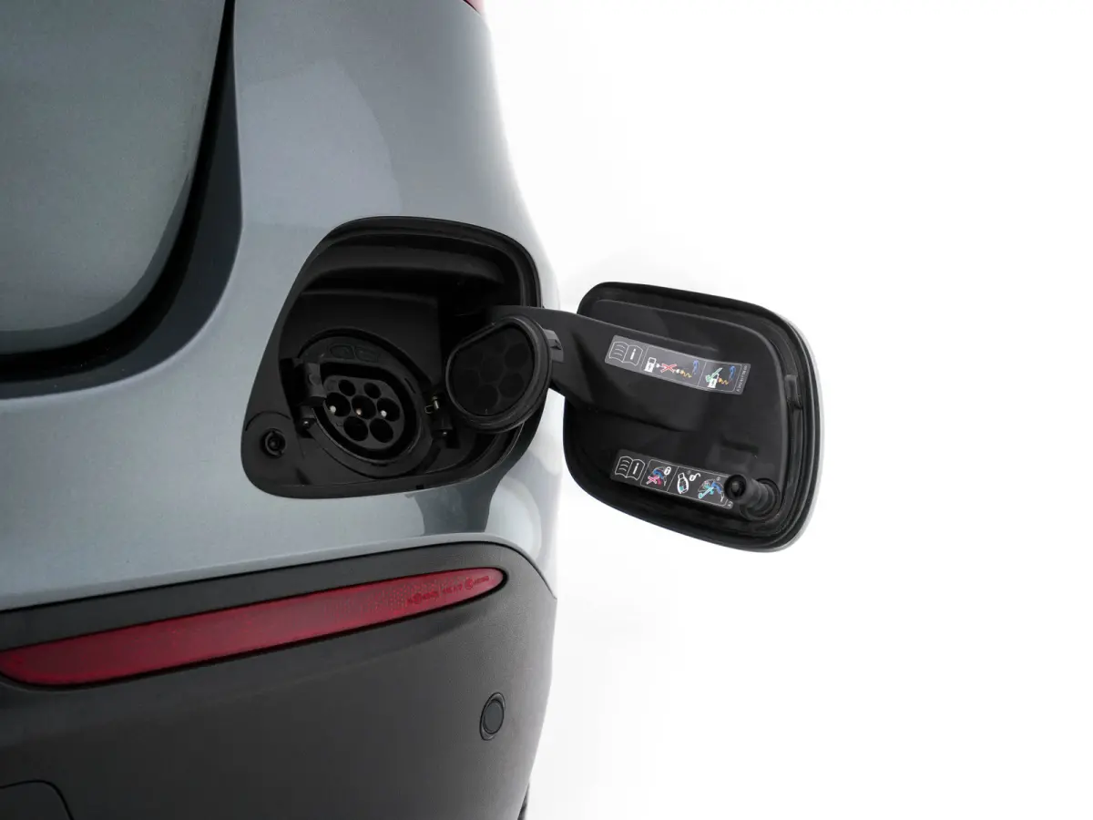 350e 4MATIC Premium Plus Plug-in Aut. *LEATHER | FULL-LED | BLIND-SPOT | HEATED-SPORTSEATS | CAMERA | KEYLESS | AIR-SUSPENSION | ADAPTIVE-CRUISE | PRIVACY-GLASS | NAVI-FULLMAP | 20''ALU*