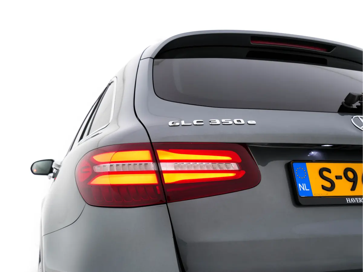 350e 4MATIC Premium Plus Plug-in Aut. *LEATHER | FULL-LED | BLIND-SPOT | HEATED-SPORTSEATS | CAMERA | KEYLESS | AIR-SUSPENSION | ADAPTIVE-CRUISE | PRIVACY-GLASS | NAVI-FULLMAP | 20''ALU*