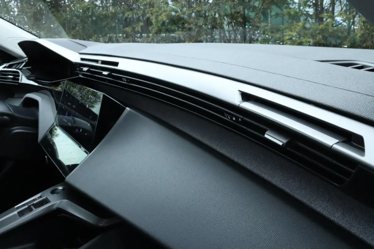 1.2 Hybrid 145 e-DCS6 Allure | Adaptieve Cruise | AGR | Stuur+Stoelverwarming | Camera | Keyless | Navi | Carplay